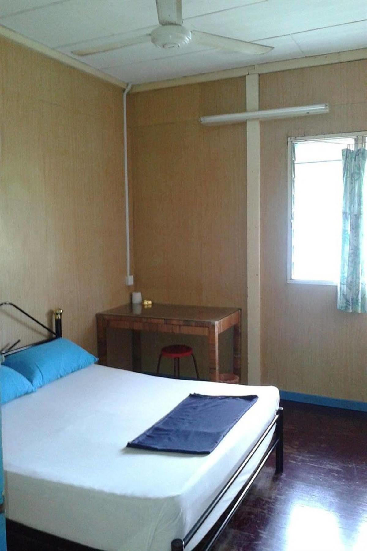 Baba'S Guest House By The Sea Бату Феринги Екстериор снимка