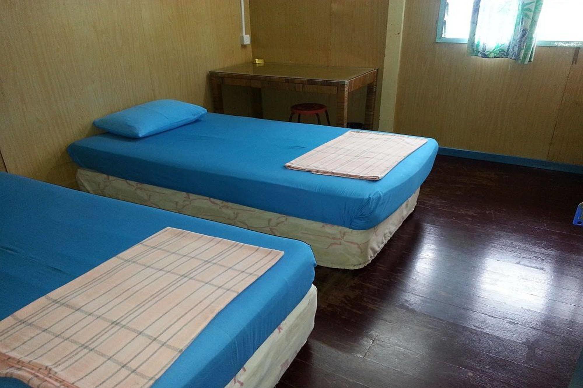 Baba'S Guest House By The Sea Бату Феринги Екстериор снимка